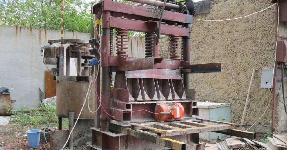 Как сделать станок для изготовления бетонных блоков